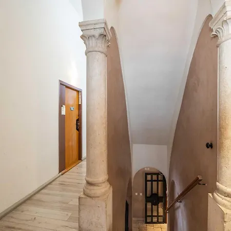 Apartment Two Stars Two Beds Downtown - One-bedroom *